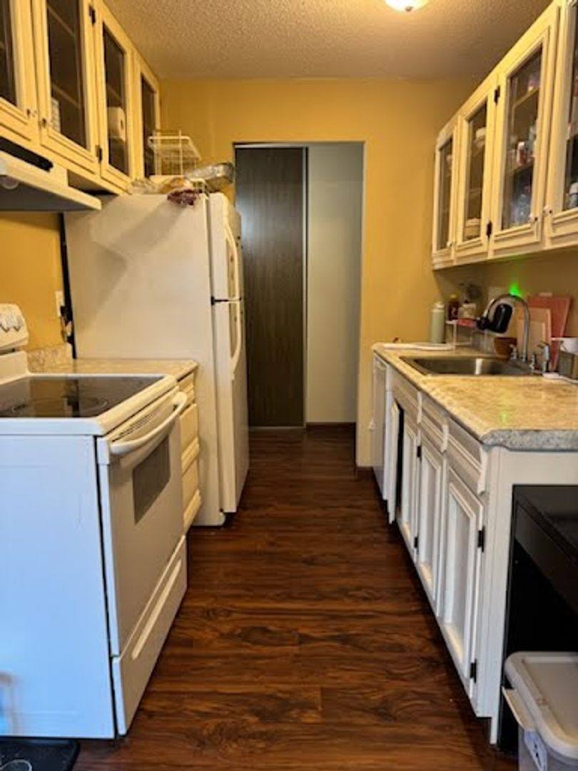 Apartment for rent at 930 Westbrooke Way, Hopkins, MN 55343