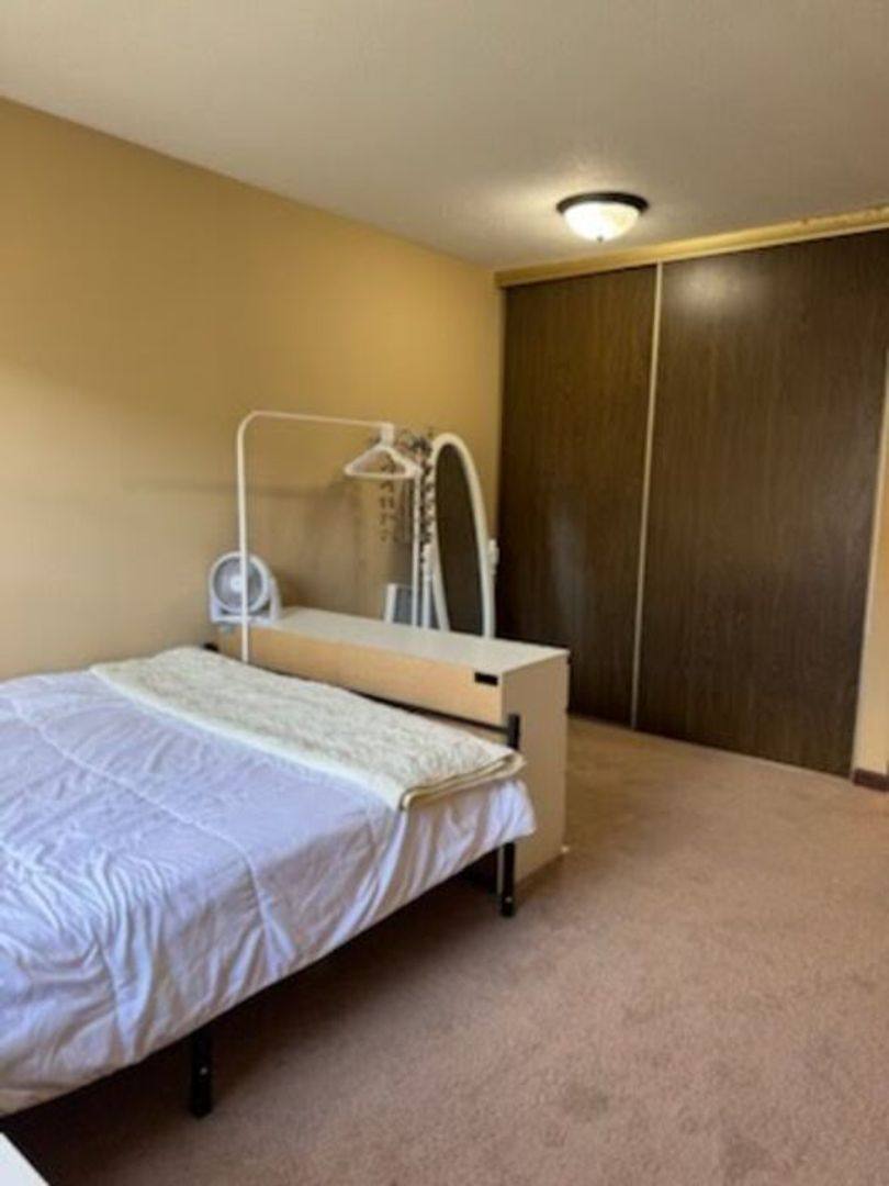 Apartment for rent at 930 Westbrooke Way, Hopkins, MN 55343