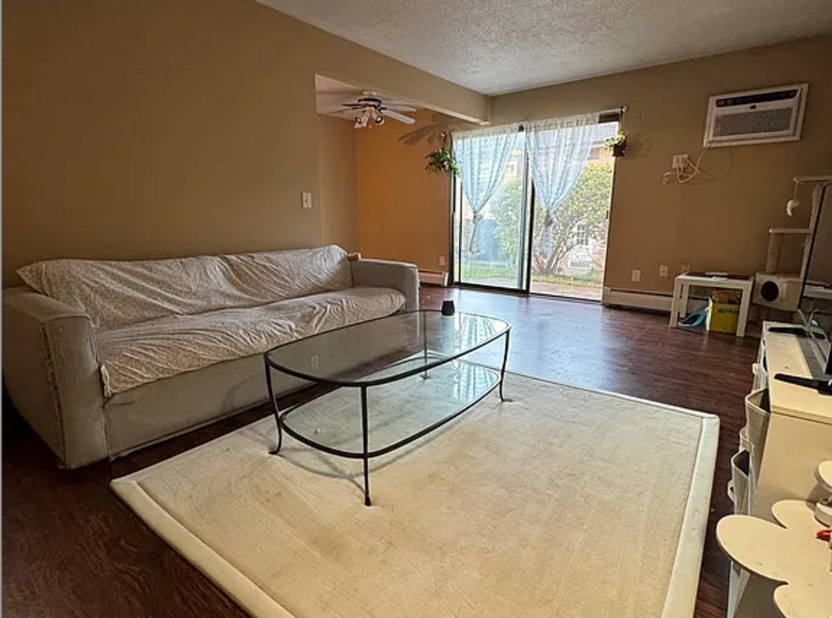 Apartment for rent at 930 Westbrooke Way, Hopkins, MN 55343