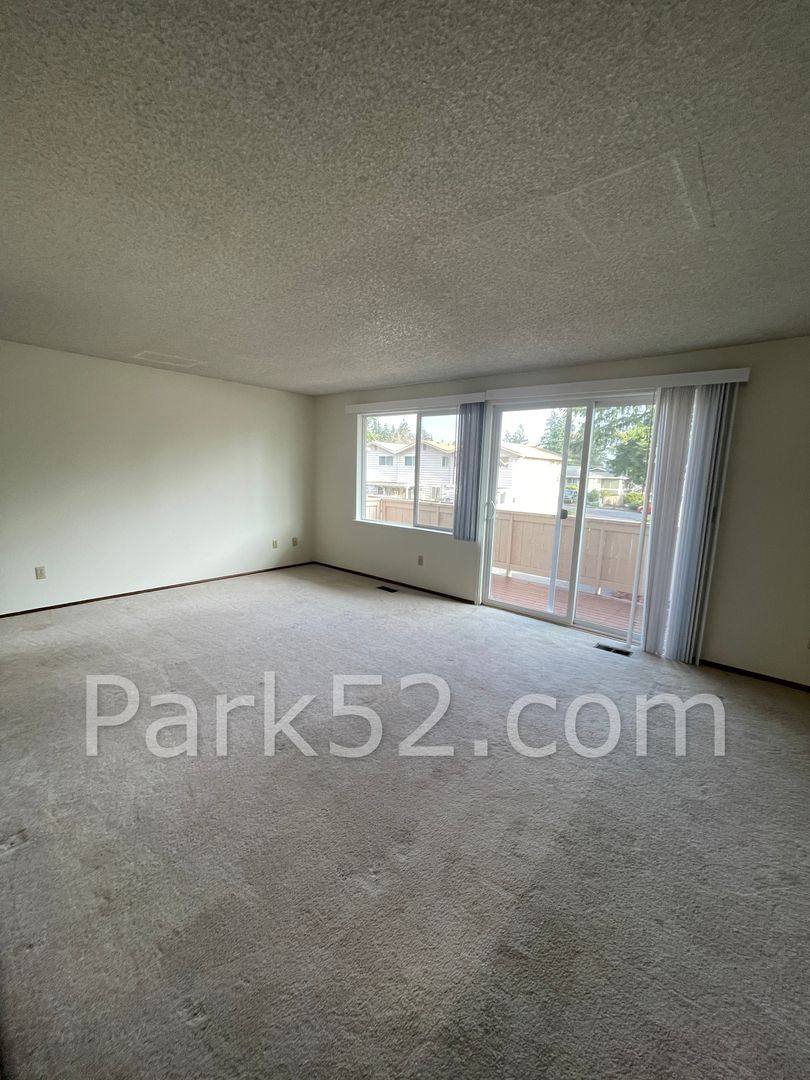 Townhouse for rent at 1446 Rainier Dr, Tacoma, WA 98466