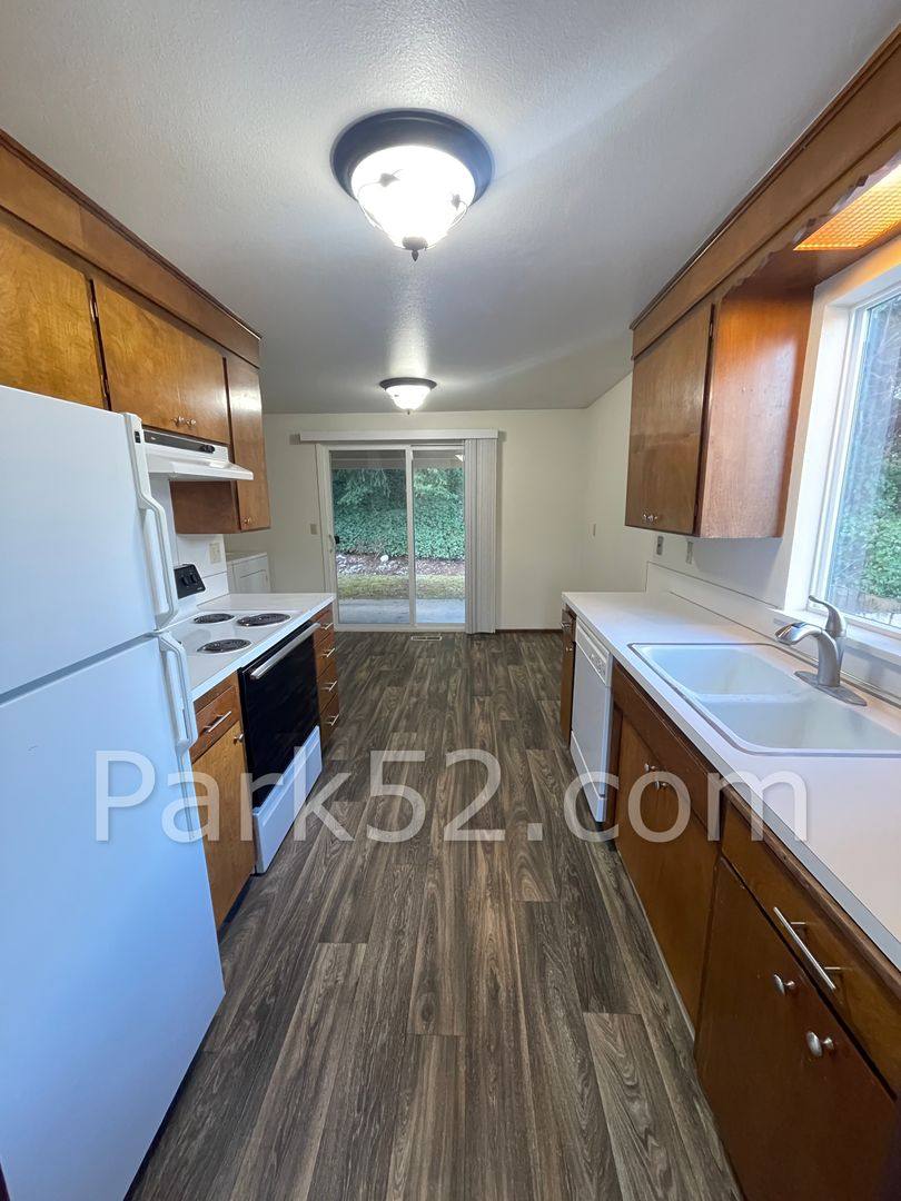 Townhouse for rent at 1446 Rainier Dr, Tacoma, WA 98466