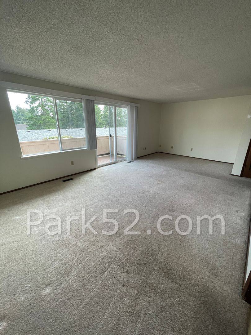Townhouse for rent at 1446 Rainier Dr, Tacoma, WA 98466