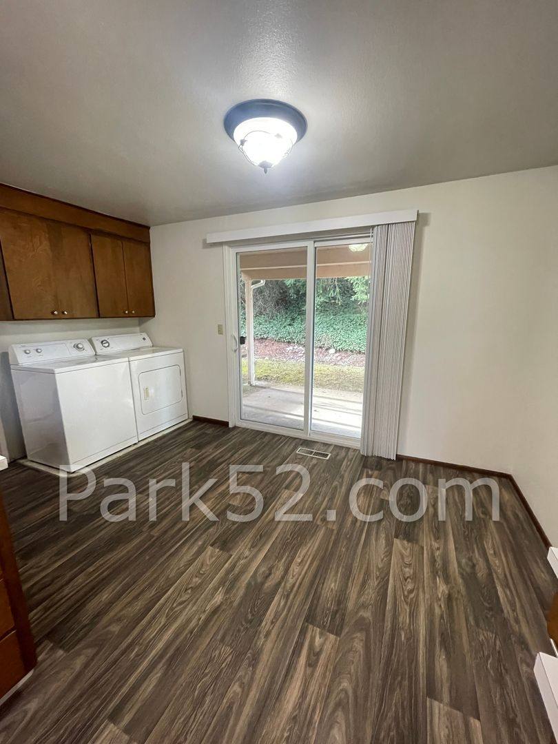Townhouse for rent at 1446 Rainier Dr, Tacoma, WA 98466