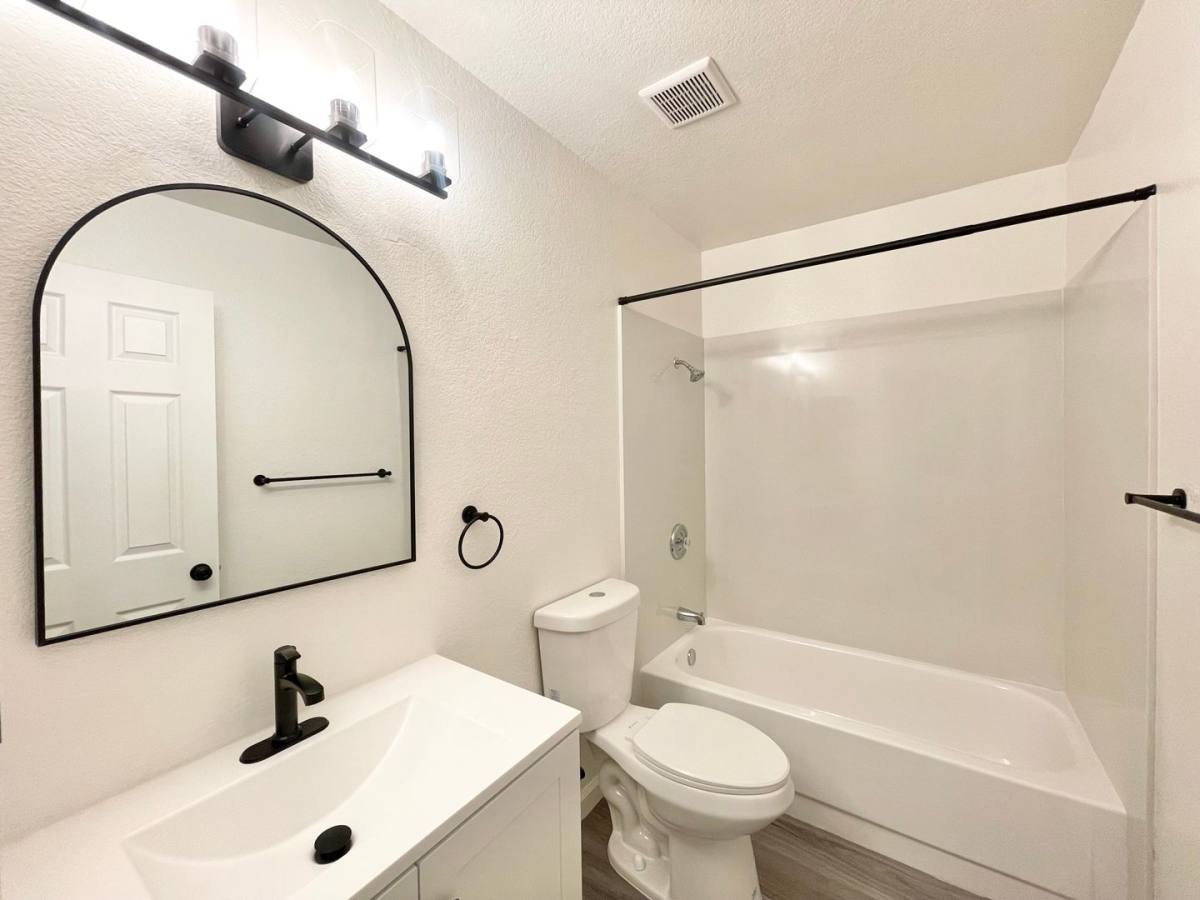 Apartment for rent at 2220 O St, Sacramento, CA 95816