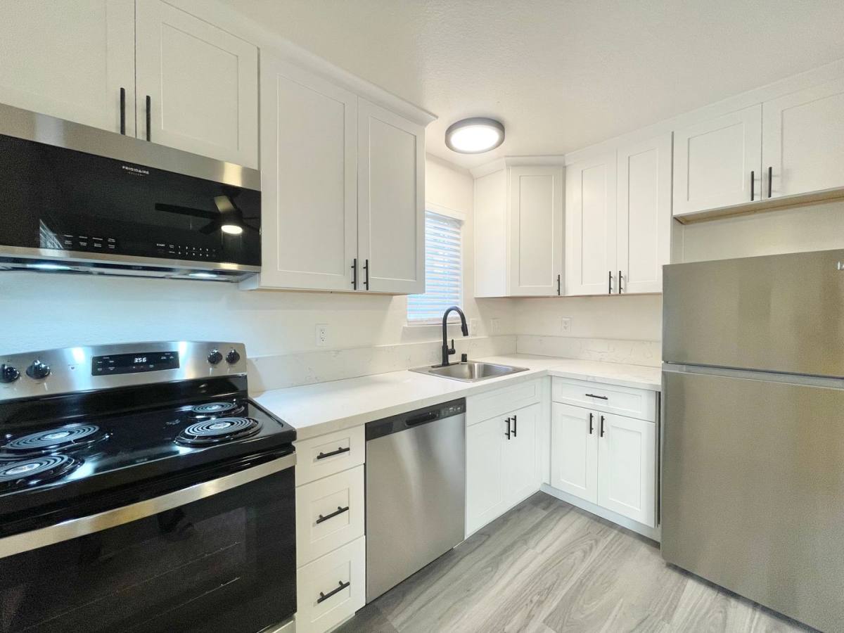 Apartment for rent at 2220 O St, Sacramento, CA 95816
