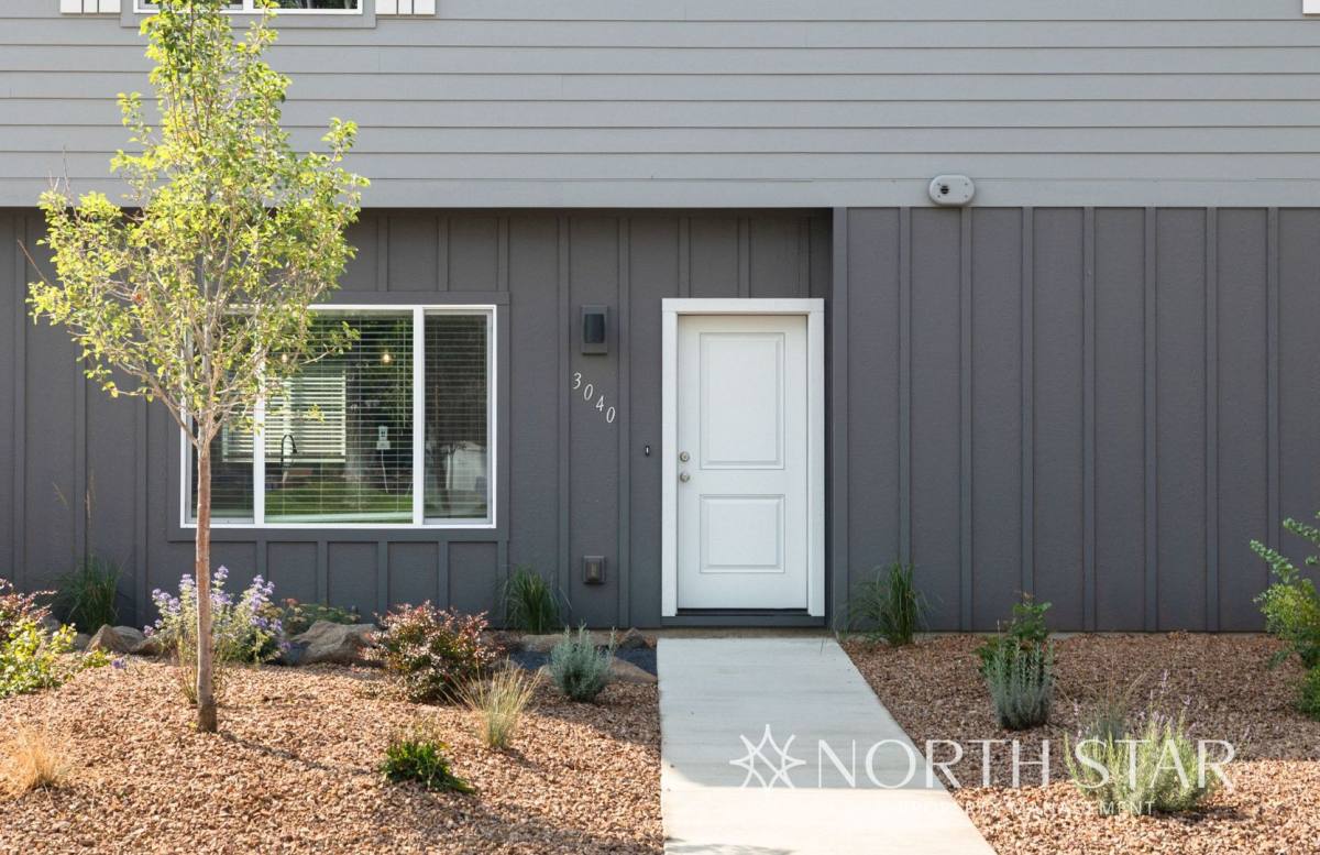 Apartment for rent at 3042 SW Obsidian, Redmond, OR 97756