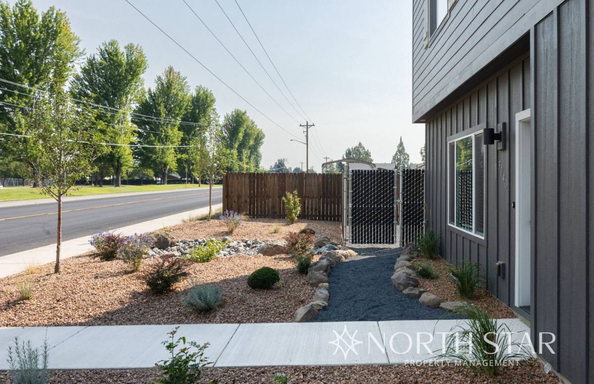 Apartment for rent at 3042 SW Obsidian, Redmond, OR 97756