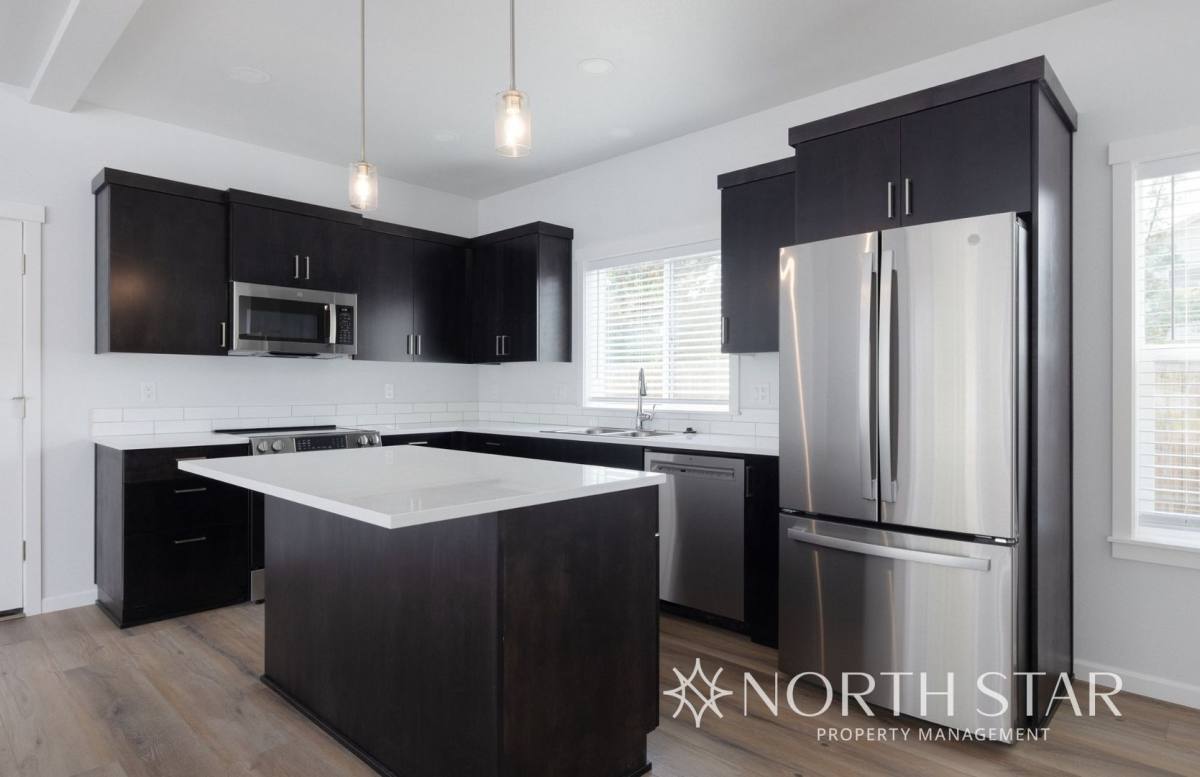 Apartment for rent at 3042 SW Obsidian, Redmond, OR 97756