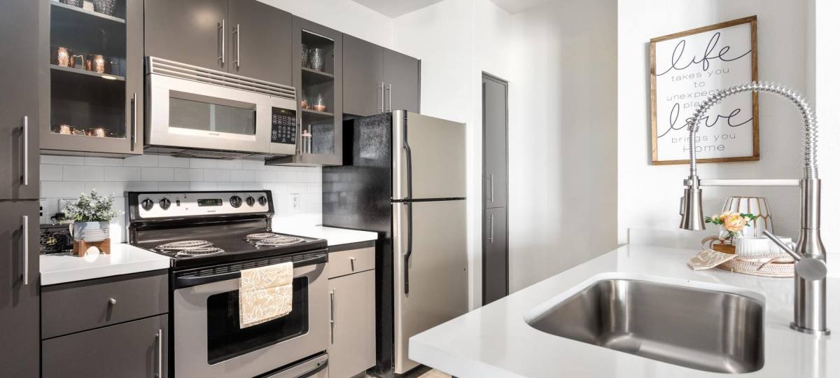 Apartment for rent at 1001 E Playa Del Norte Dr, Tempe, AZ 85281