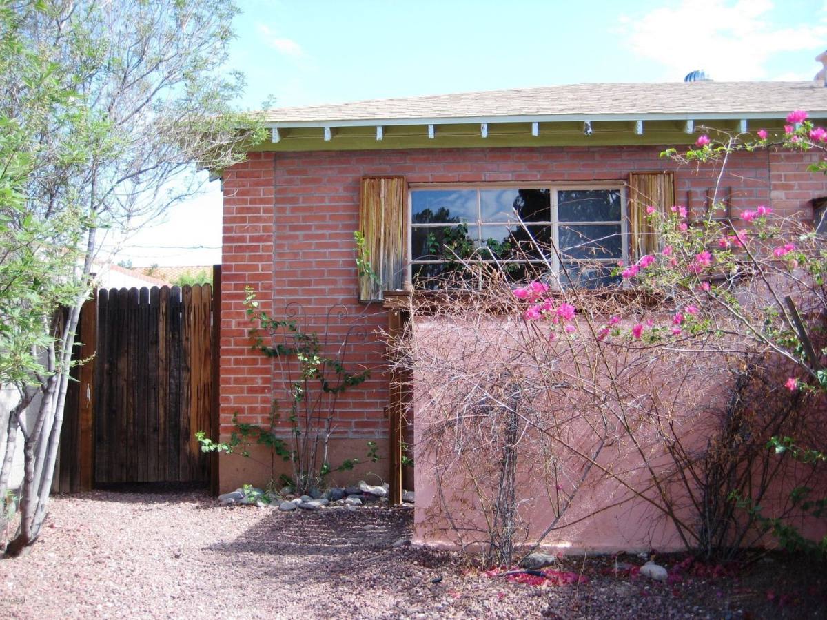 House for rent at 2215 E La Mirada St, Tucson, AZ 85719