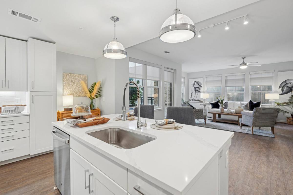 Apartment for rent at 31 Laurens St, Charleston, SC 29401