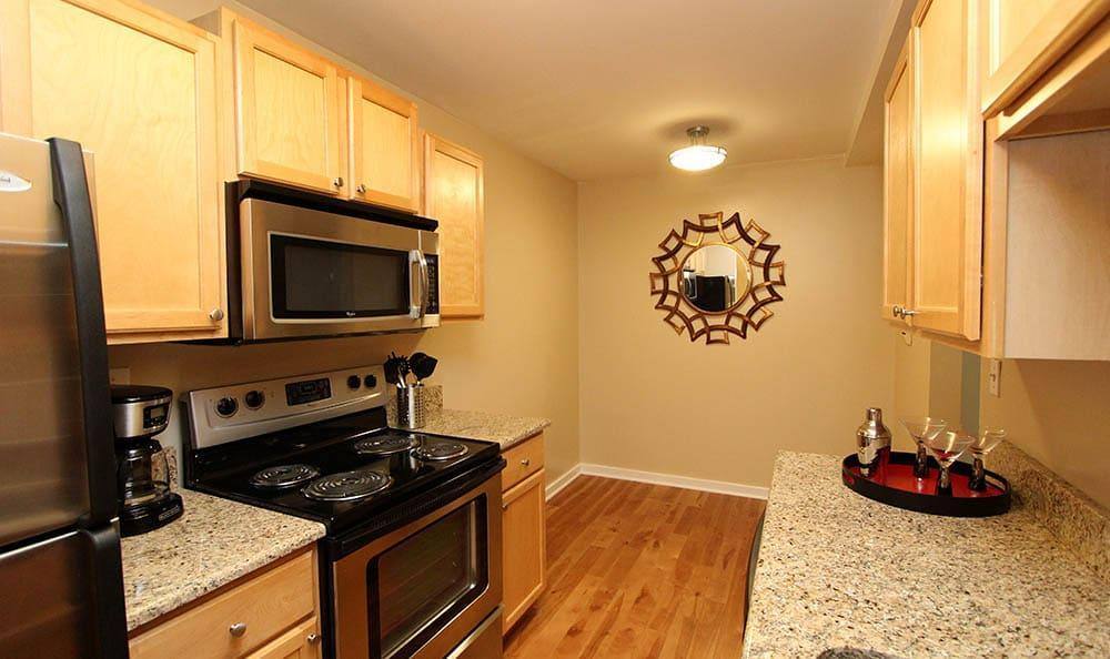 Apartment for rent at 1708 Arbor Square, Schaumburg, IL 60173