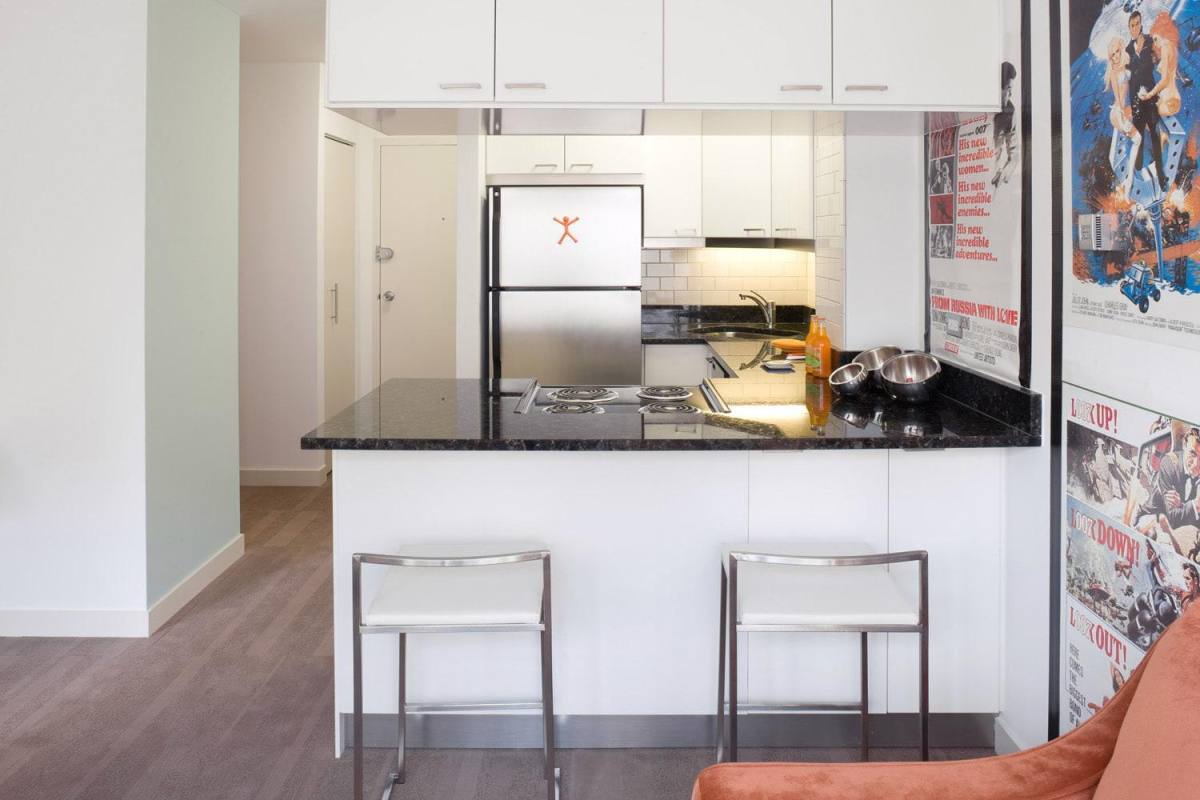Apartment for rent at 1606 E Hyde Park Blvd, Chicago, IL 60615