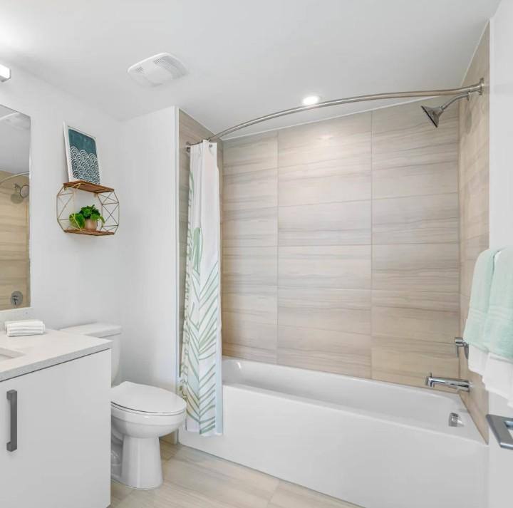 Townhouse for rent at 200 NE 1st Ave, Pompano Beach, FL 33060