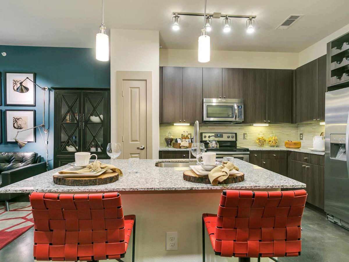 Apartment for rent at The Cayman Las Colinas, 1071 Lake Carolyn Parkway, Irving, TX 75039