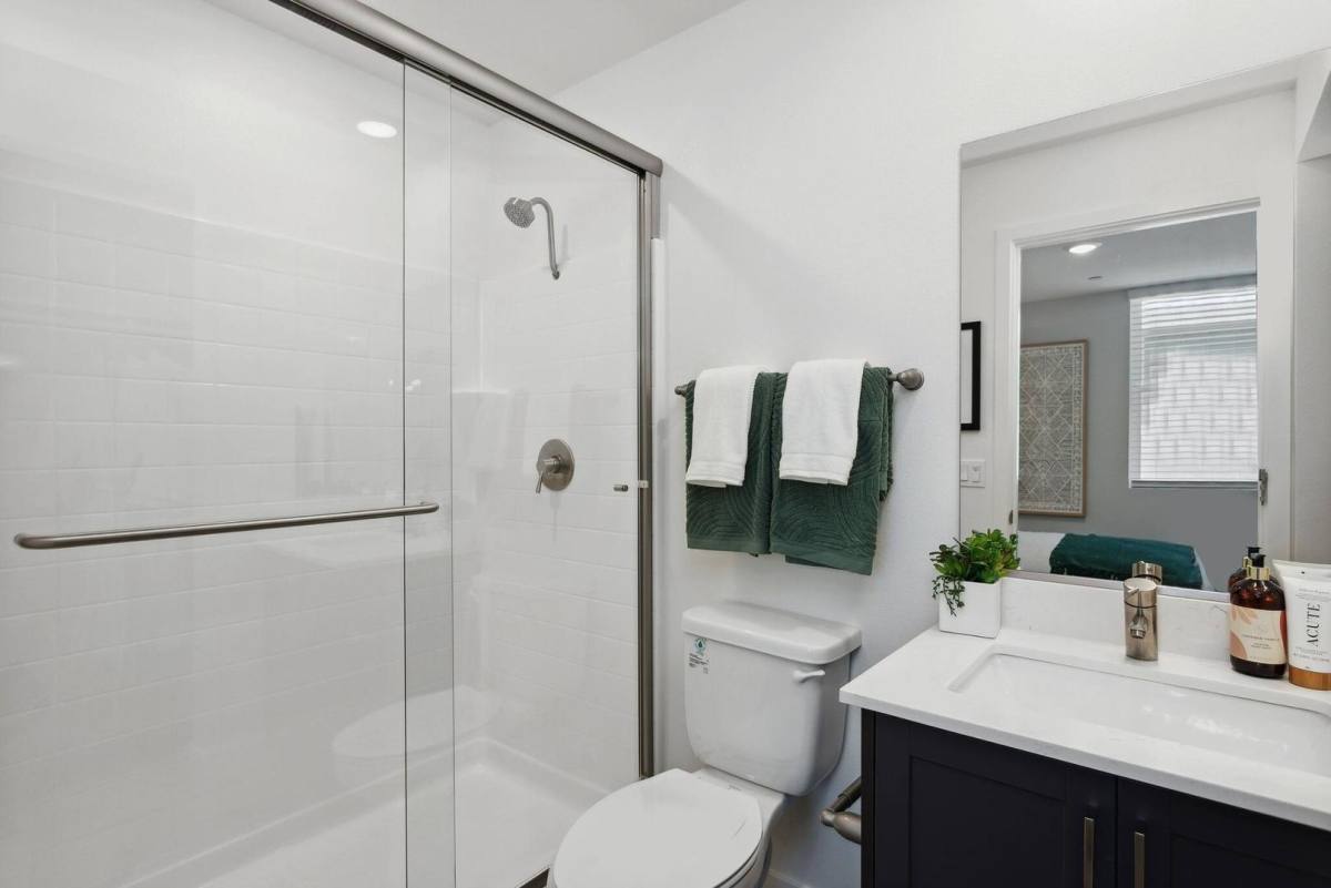 Apartment for rent at 230 Broadway, Sacramento, CA 95818