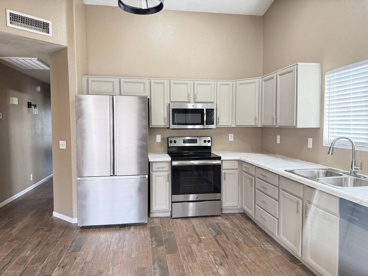 House for rent at 10243 W Reade Ave, Glendale, AZ 85307