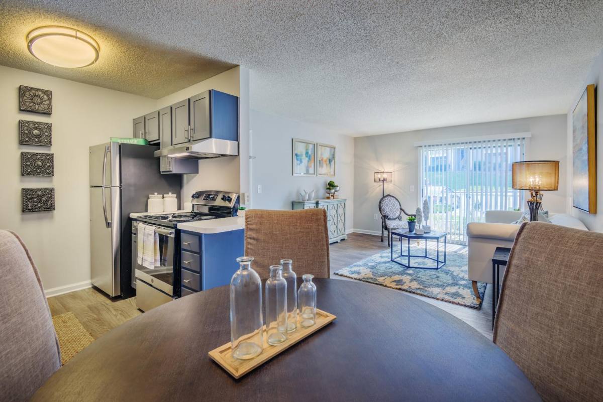 Apartment for rent at Colonial Village at Greystone, 9610 Stoney Glen Dr, Charlotte, NC 28227