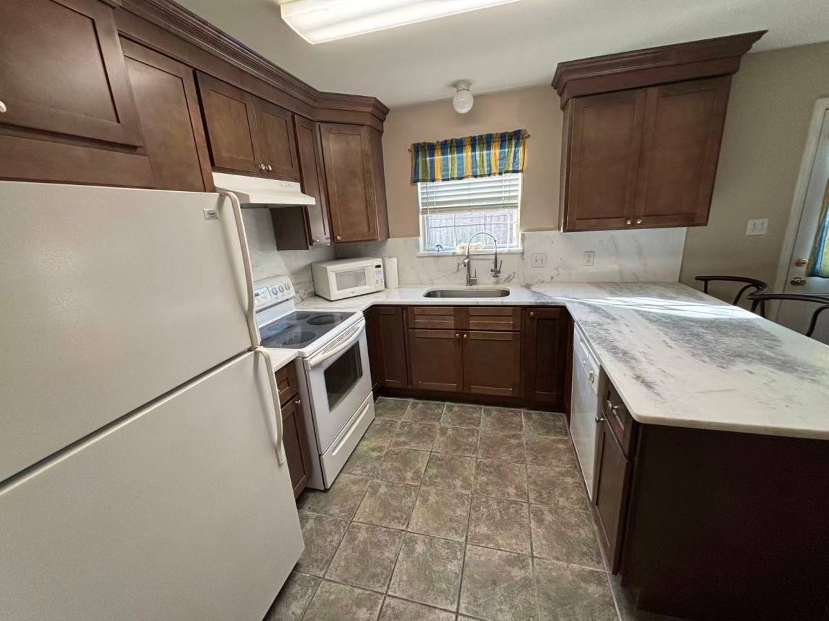 Apartment for rent at 211 Greenbriar Dr, Houma, LA 70364