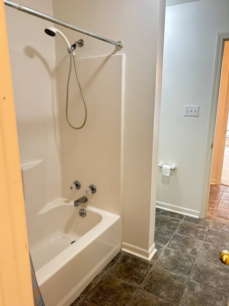 Apartment for rent at 211 Greenbriar Dr, Houma, LA 70364