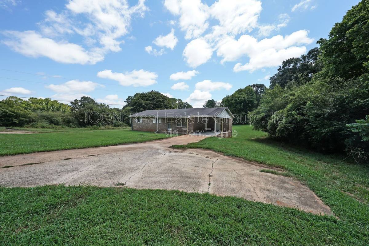 House for rent at 251 Hog Farm Circle, Canton, GA 30115