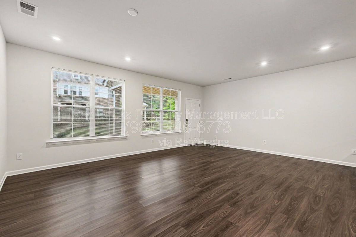 Townhouse for rent at 8009 Whitegrove Rd, Charlotte, NC 28227