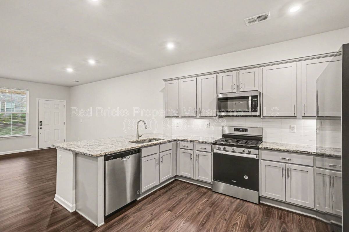 Townhouse for rent at 8009 Whitegrove Rd, Charlotte, NC 28227