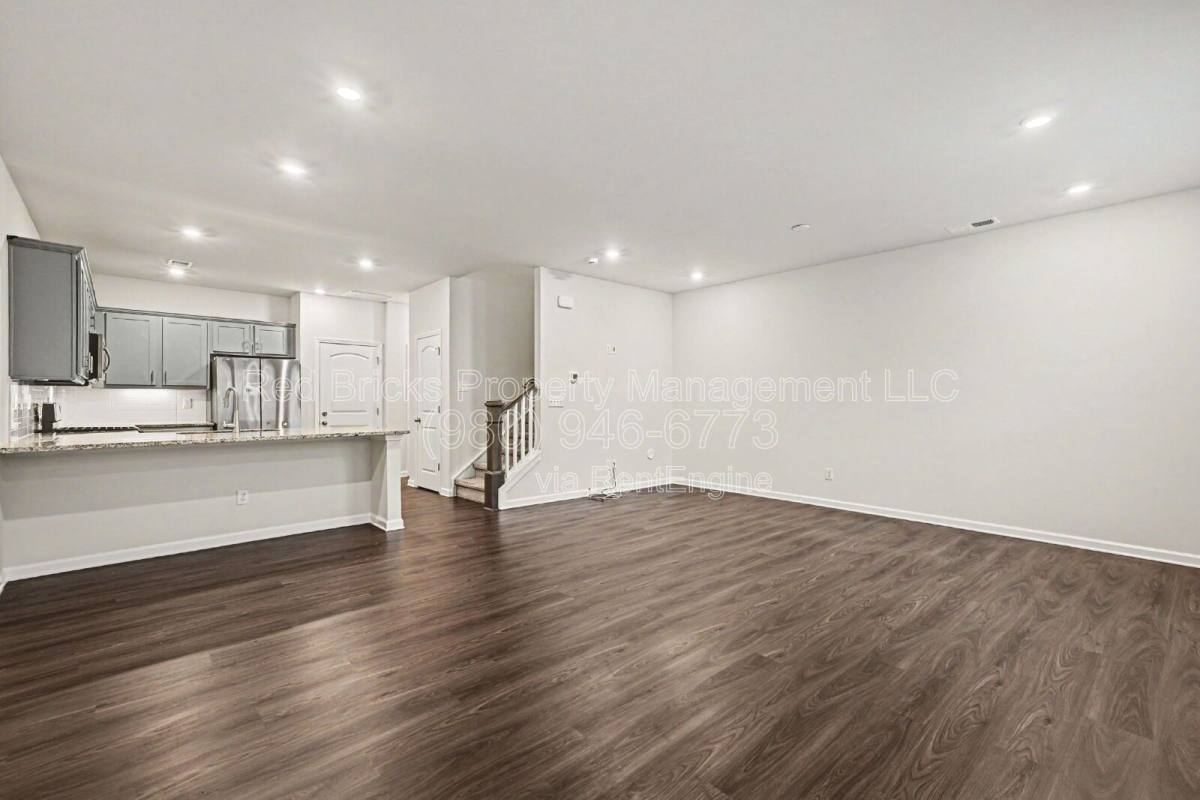 Townhouse for rent at 8009 Whitegrove Rd, Charlotte, NC 28227
