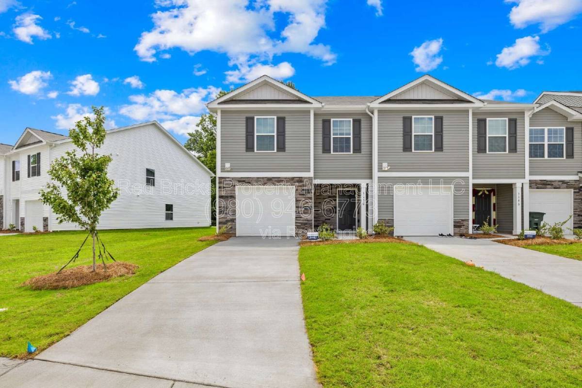 Townhouse for rent at 5150 Hyrule Dr, Charlotte, NC 28262