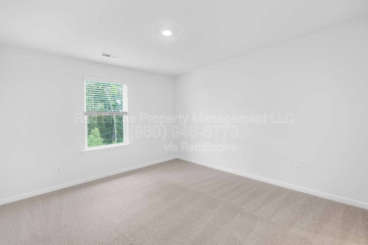 Townhouse for rent at 5150 Hyrule Dr, Charlotte, NC 28262