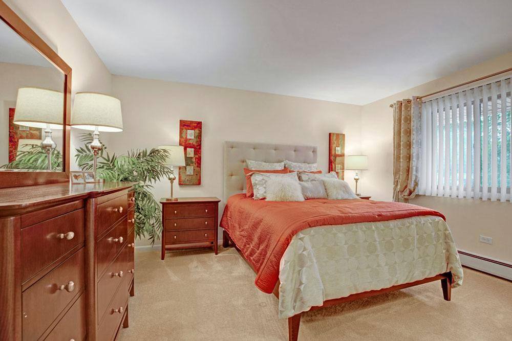 Apartment for rent at Blackhawk Manor, 926 Congdon Ave, Elgin, IL 60120