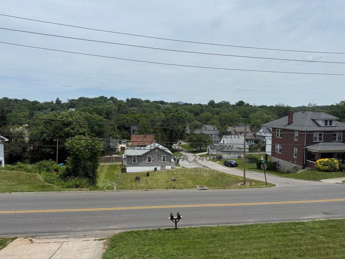 Apartment for rent at 635 Riverland Rd SE, Roanoke, VA 24014