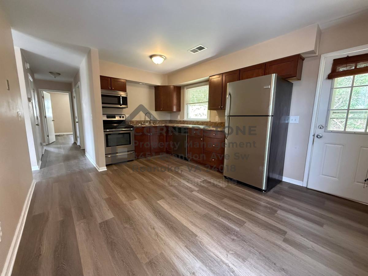 Apartment for rent at 635 Riverland Rd SE, Roanoke, VA 24014