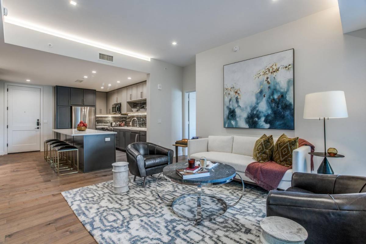 Apartment for rent at 315 S Cesar Chavez Blvd, Dallas, TX 75201