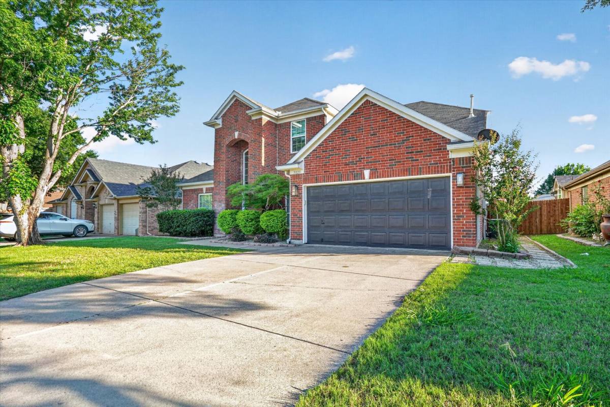 House for rent at 5825 Rockport Lane, Fort Worth, TX 76137