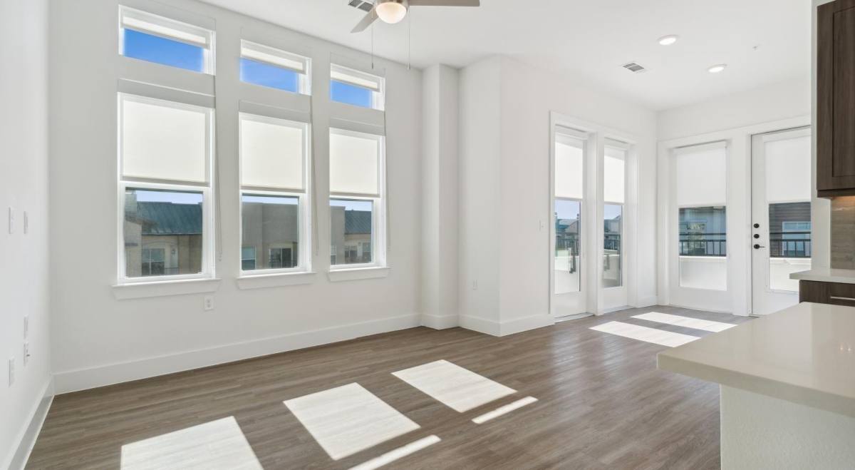 Apartment for rent at 2323 Plaza Blvd, Richardson, TX 75082