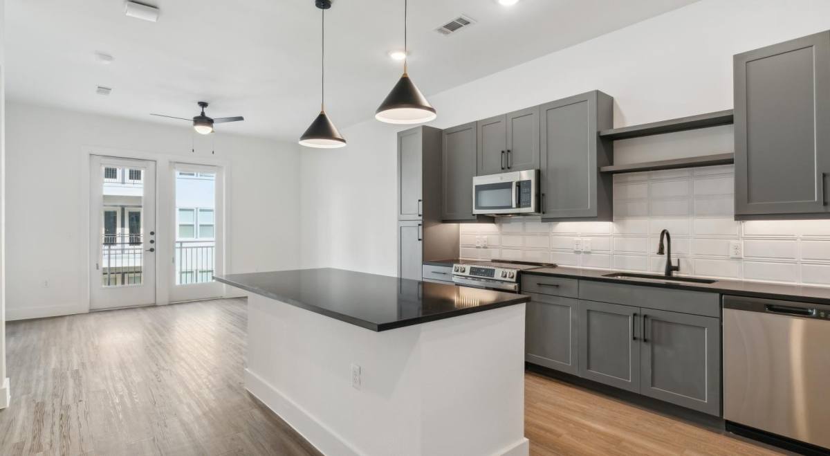 Apartment for rent at 2323 Plaza Blvd, Richardson, TX 75082