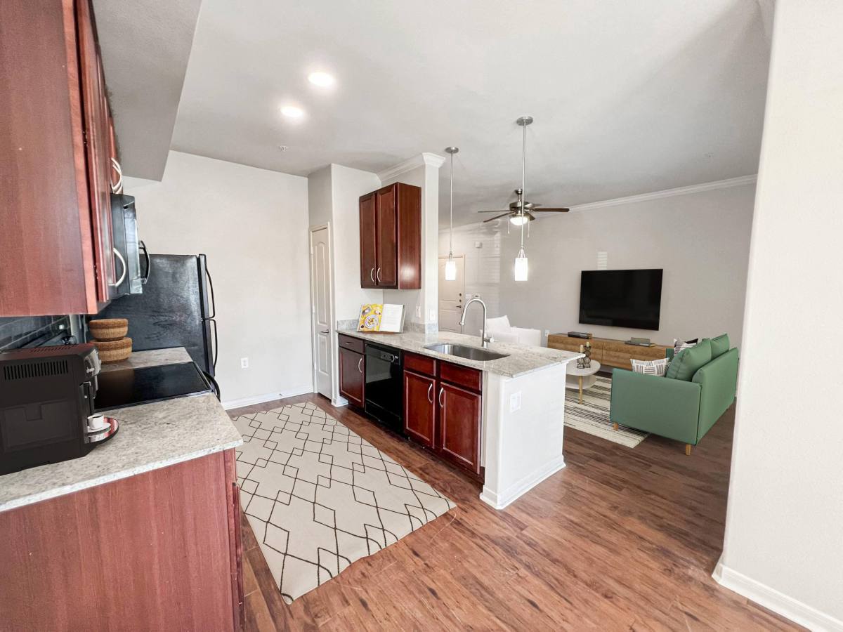 Apartment for rent at 11900 Shadow Creek Parkway, Pearland, TX 77584