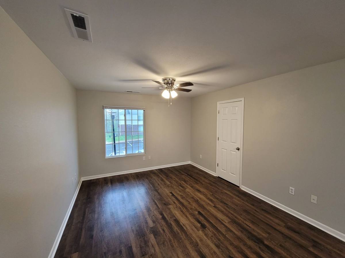 Apartment for rent at 1044 Hawthorne Village Dr, Warrenton, MO 63383