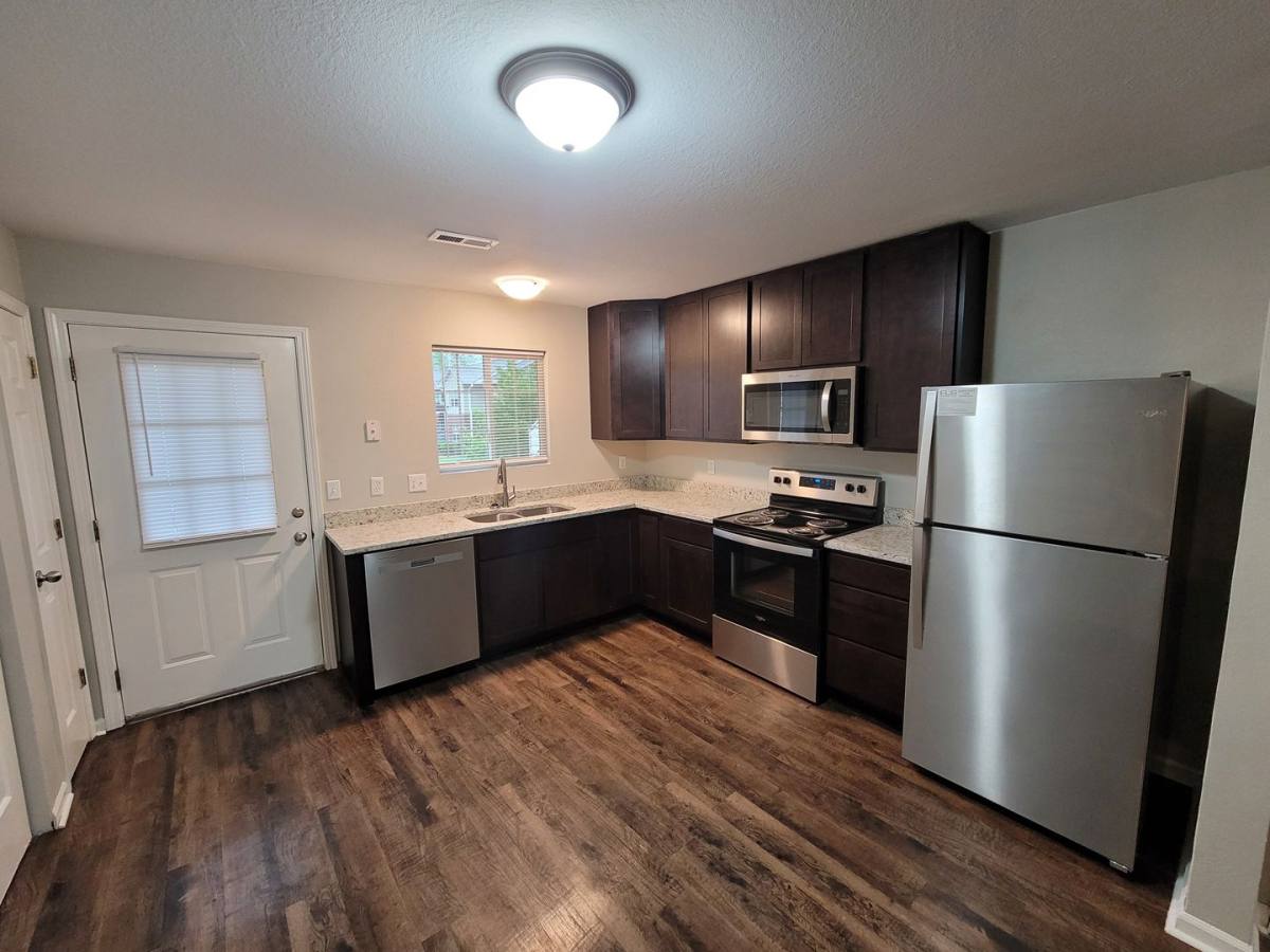 Apartment for rent at 1044 Hawthorne Village Dr, Warrenton, MO 63383