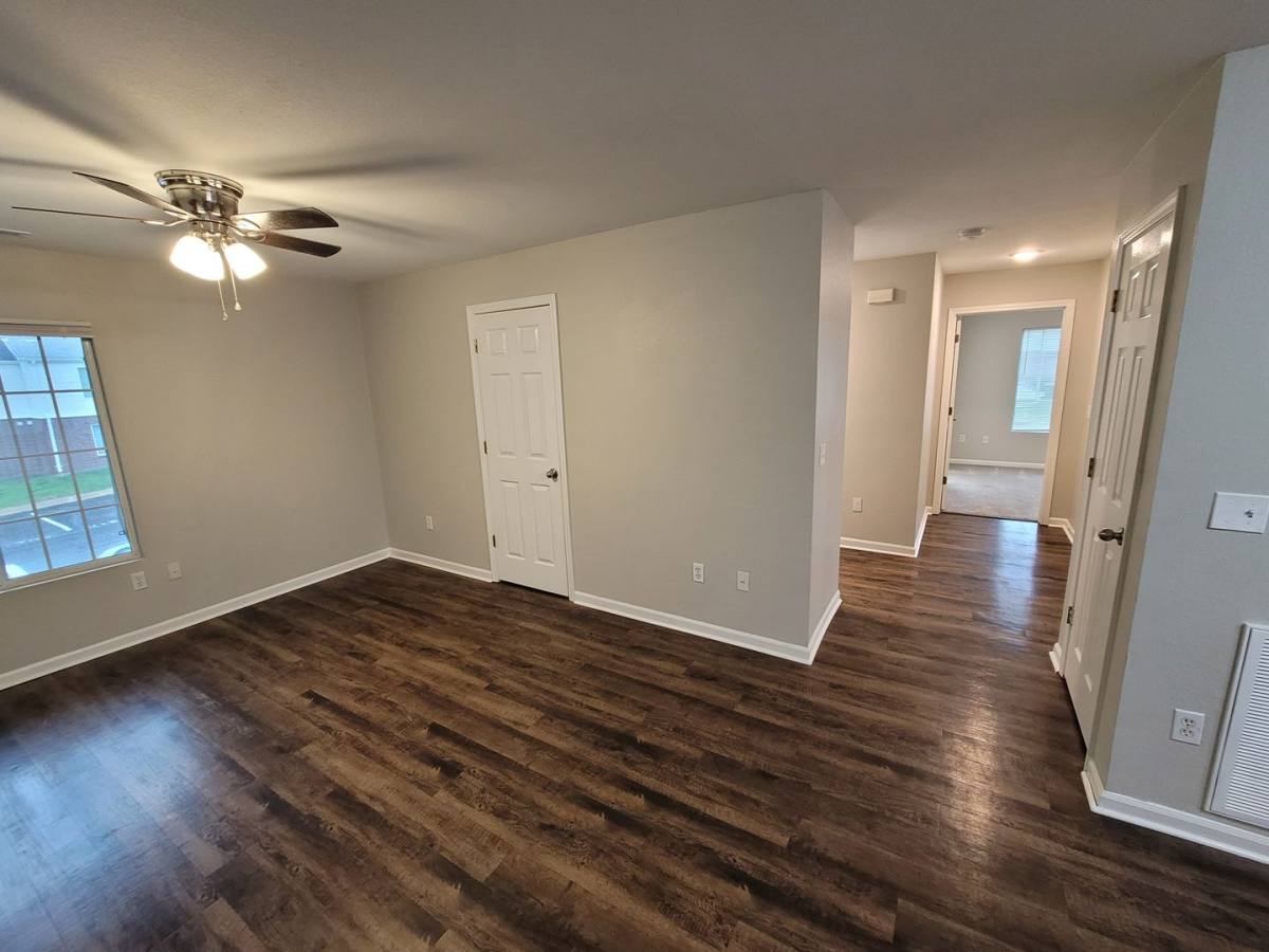 Apartment for rent at 1044 Hawthorne Village Dr, Warrenton, MO 63383