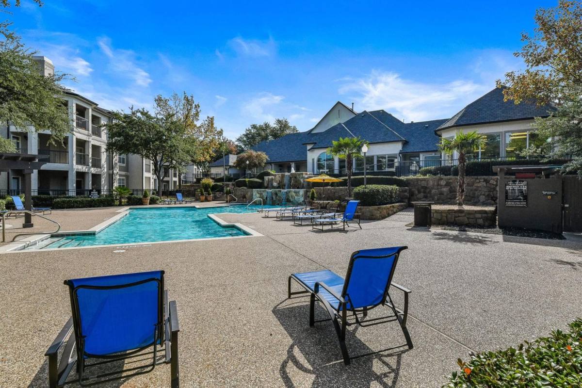 Apartment for rent at 7001 W Parker Rd, Plano, TX 75093