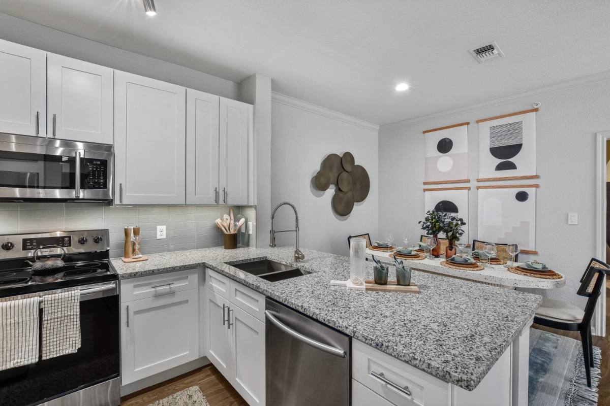 Apartment for rent at 7001 W Parker Rd, Plano, TX 75093