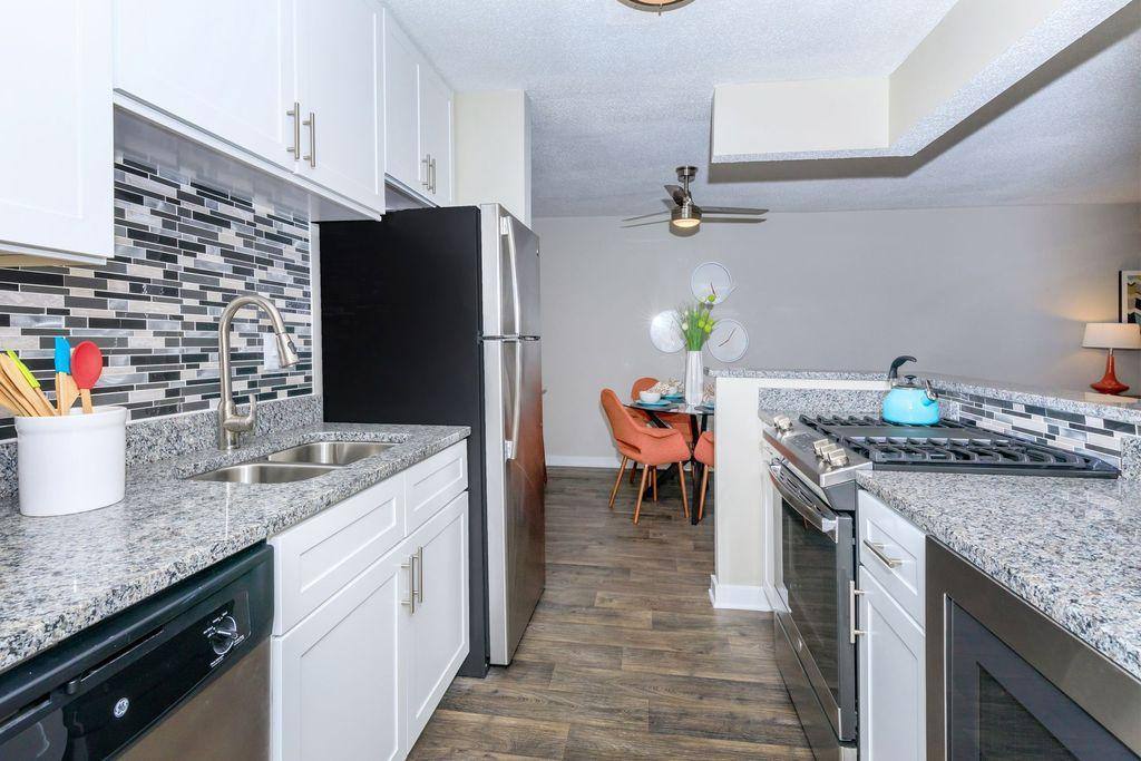 Apartment for rent at The Metropolitan at Buckhead, 3200 Lenox Rd NE, Atlanta, GA 30324