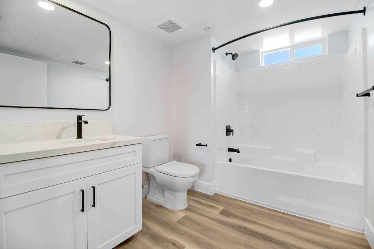 Apartment for rent at 5400 Carpenter Ave, Valley Village, CA 91607