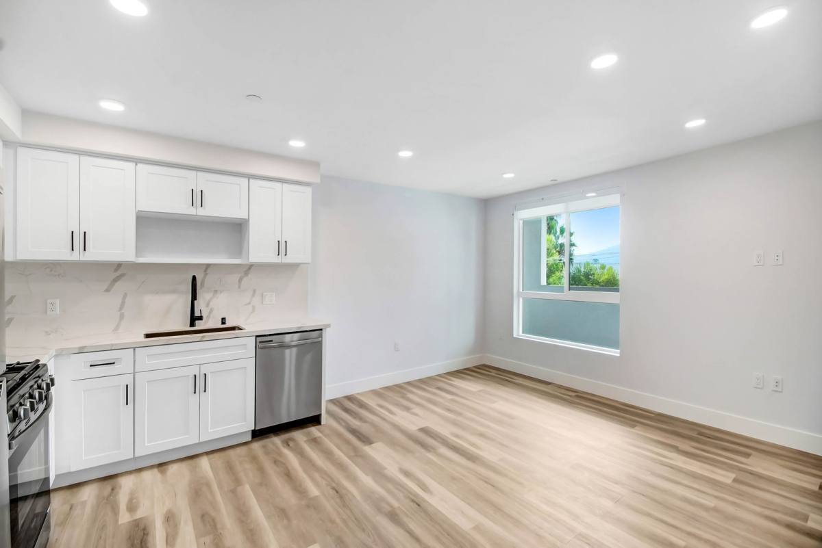 Apartment for rent at 5400 Carpenter Ave, Valley Village, CA 91607
