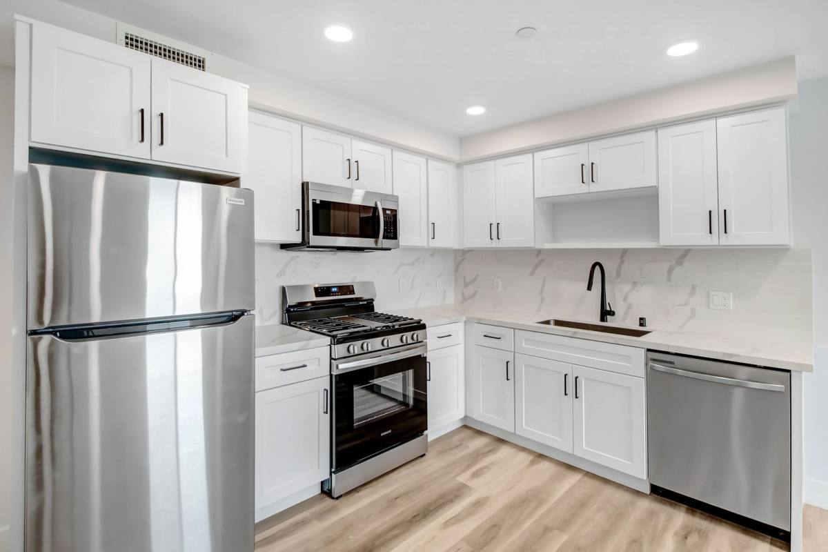 Apartment for rent at 5400 Carpenter Ave, Valley Village, CA 91607