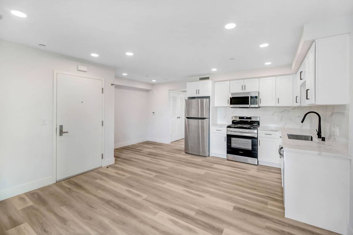 Apartment for rent at 5400 Carpenter Ave, Valley Village, CA 91607