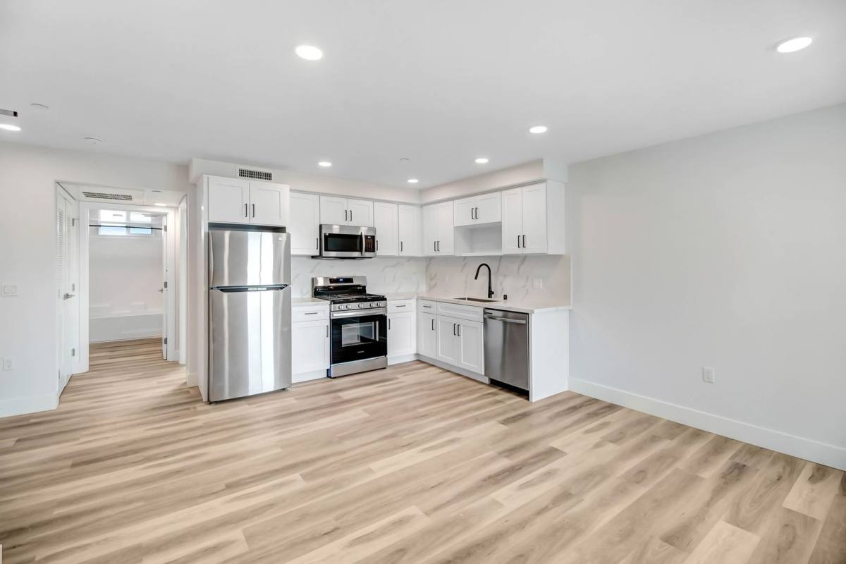 Apartment for rent at 5400 Carpenter Ave, Valley Village, CA 91607