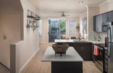 Apartment for rent at Pinnacle Towne Centre, 1601 E Highland Ave, Phoenix, AZ 85016
